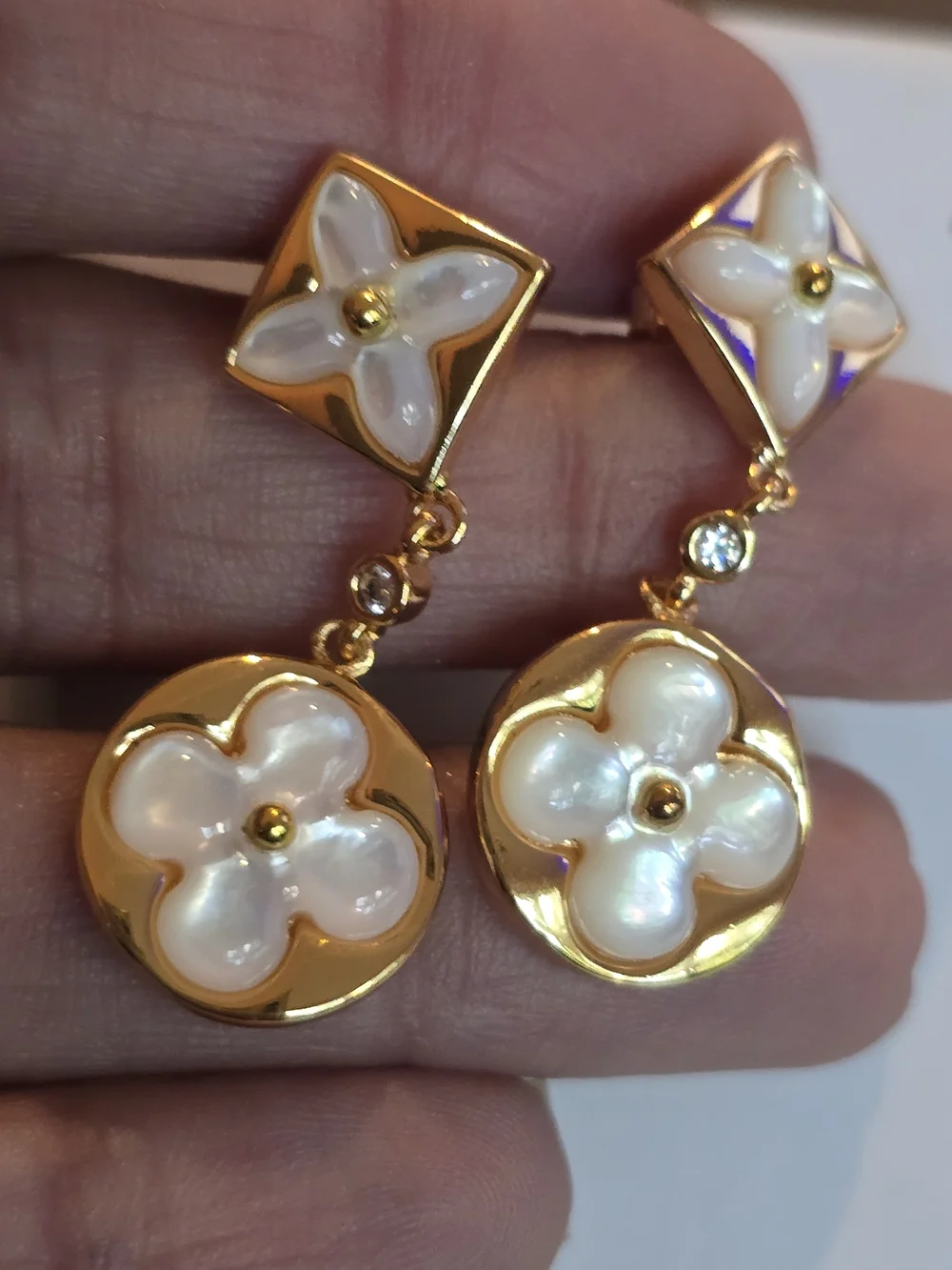 Louis Vuitton 18kgp LV Gold and White Floral Drop Earrings - Women's Jewelry